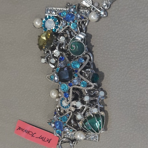 NWT Betsey Johnson STARFISH STATEMENT BRACELET - Picture 7 of 8